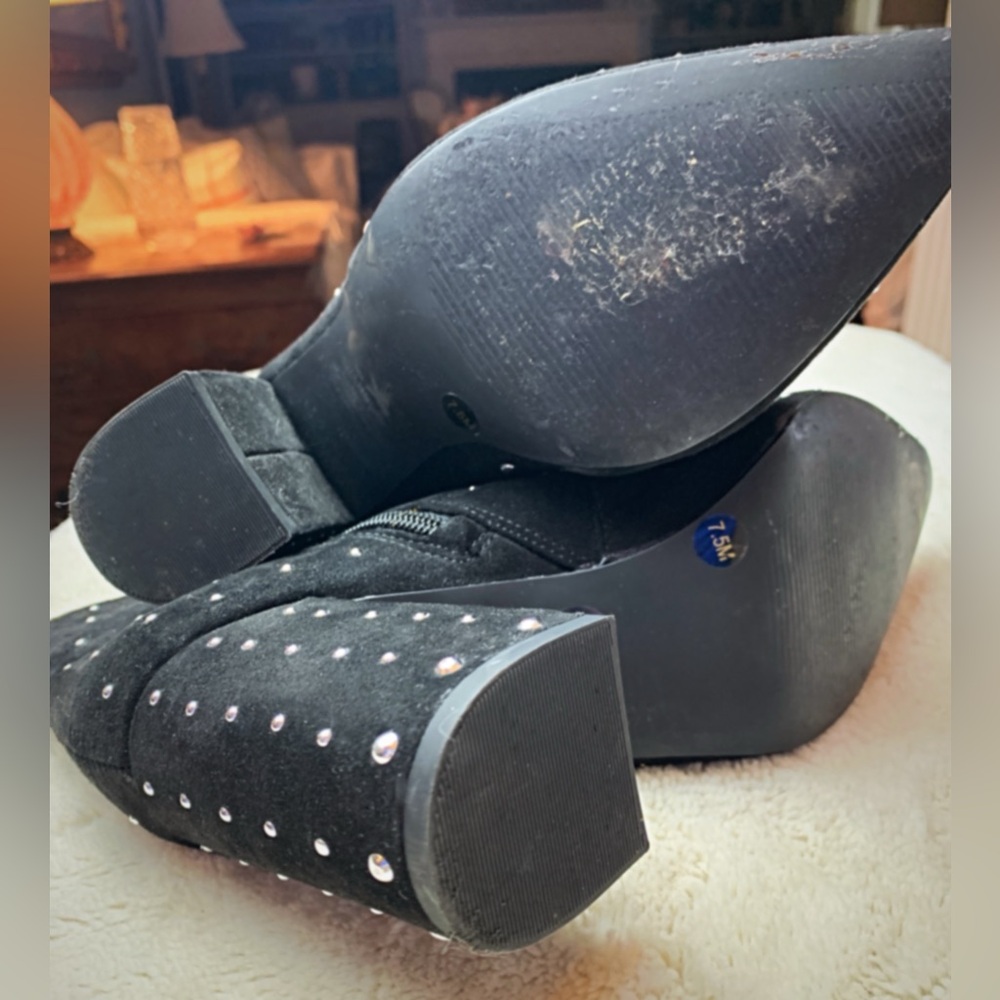 Black suede studded booties by Gianni Bini - Picture 4 of 4